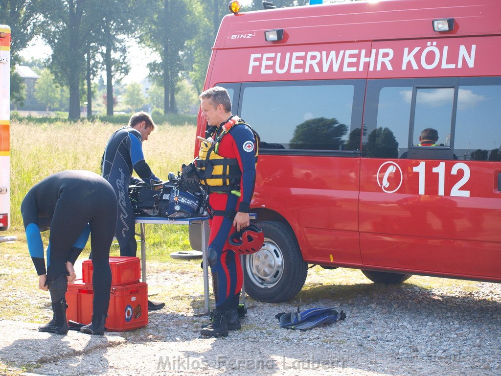 Uebung PRhein Feuerwehr Polizei DLRG Leverkusen Hitdorf P047.JPG